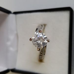 Gorgeous Silver Diamond Stimulant Ring